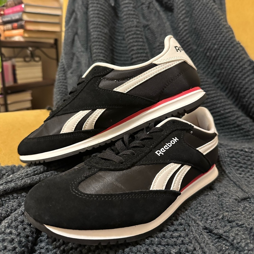 Reebok Men's Black and White Athletic Shoes